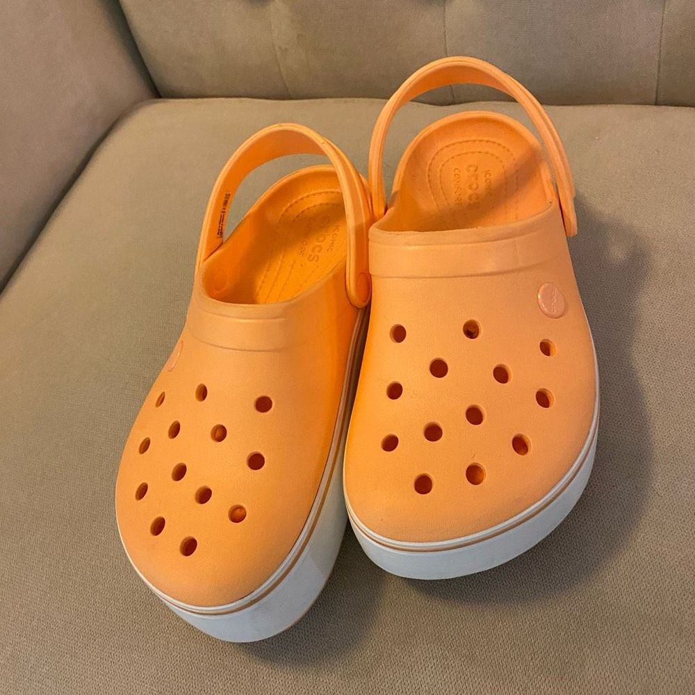 Crocs Womens Size 7 Mens Size 5 orange White Crocband Platform Clogs 205434